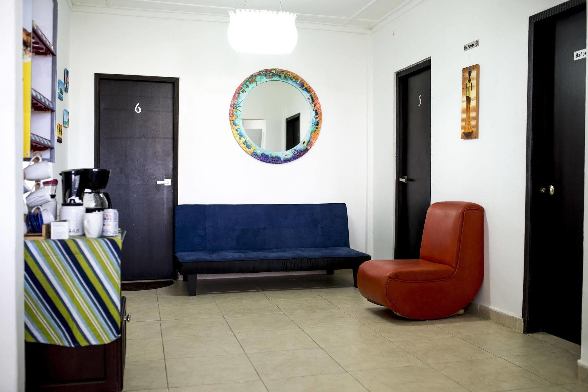 Sarie Bay Hostel *