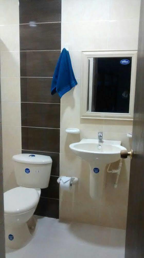 Sarie Bay Hostel *