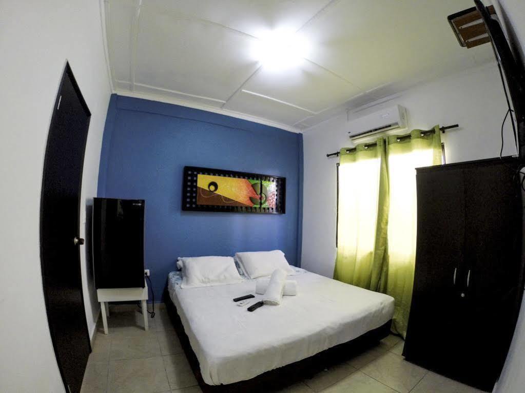 Sarie Bay Albergue San Andrés